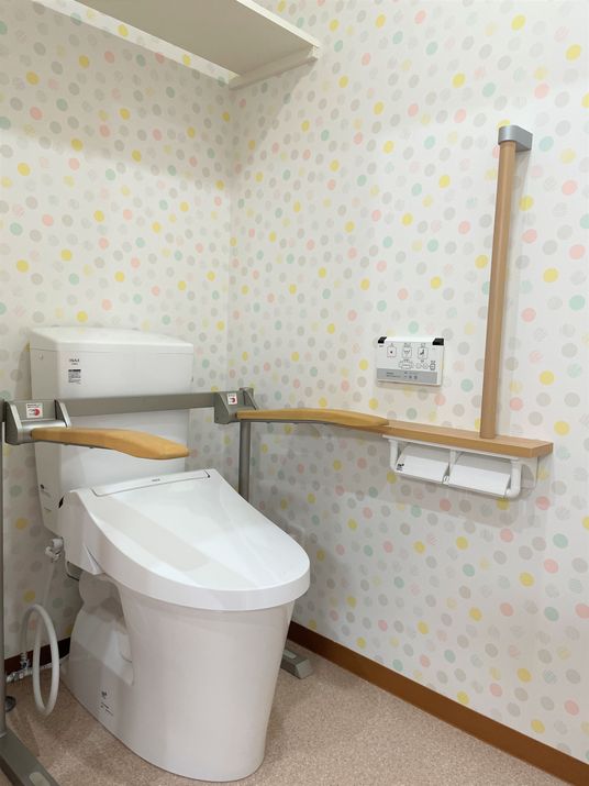 手すり付きトイレ設備