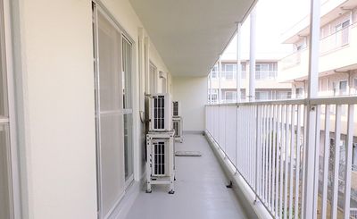 明るく広いバルコニー