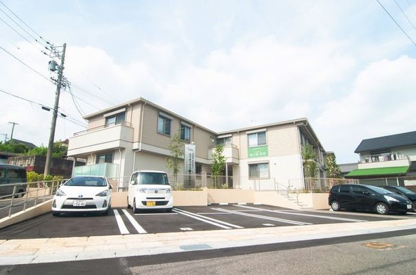 広々とした外観
