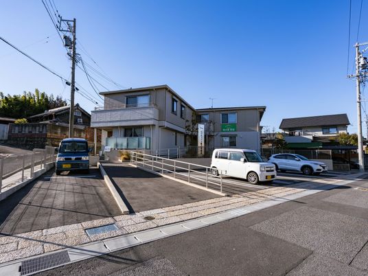 車椅子対応の建物外観