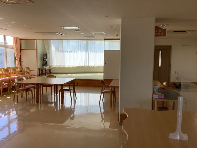 明るい食堂  