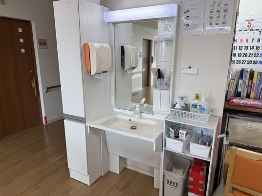 明るい洗面台