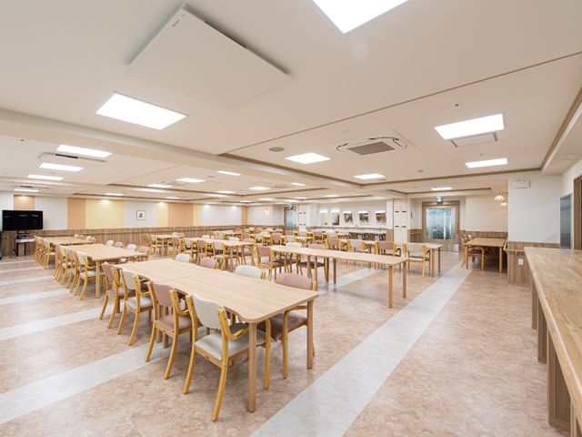 清潔感ある食堂の風景