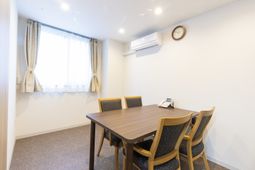 エアコン完備の明るく過ごしやすい空間