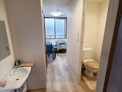 バリアフリーの個室内部