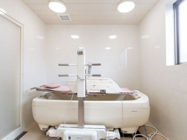 穏やかな専用空間の浴室 浴室 安心してご利用いただける設備が整った、機能的な浴室です。リラックスした時間をお過ごしください。