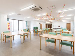 広々としたラウンジ