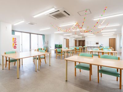 広々としたラウンジ
