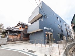 近代的な建物の外観