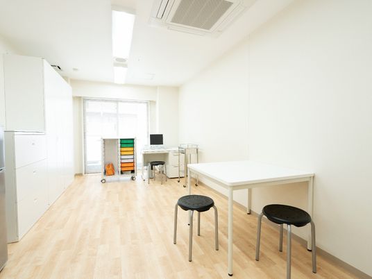 機能訓練用のシンプルな部屋