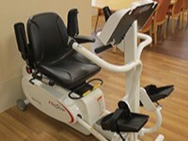 リハビリ機器の設置室 PReStep〈プレステップ〉 快適な環境でご利用いただける機能訓練室です。専門のスタッフがサポートするため、安心してご利用いただけます。
