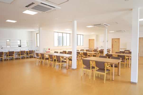 清潔な食堂の光景