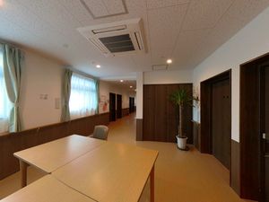 ゆったりした食堂の様子