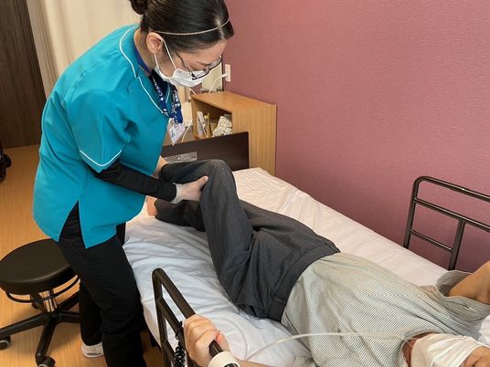 介護スタッフと利用者の支援