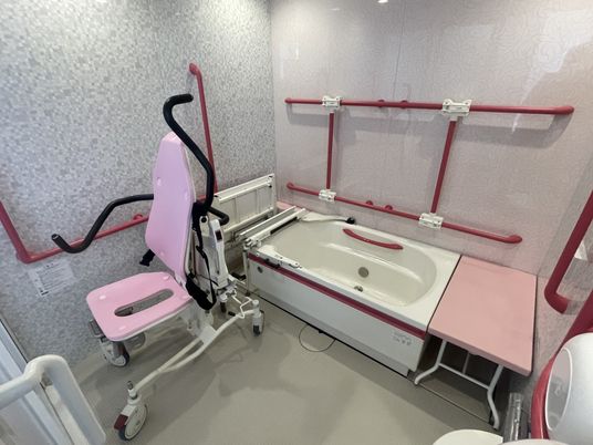 介助椅子付き浴槽