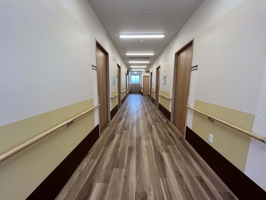 奥行きのある廊下