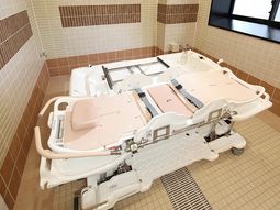 清潔な機械式浴槽の部屋