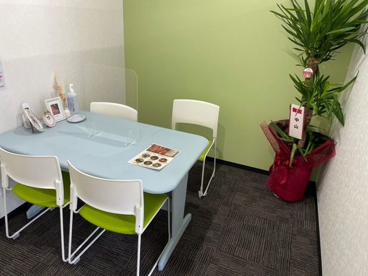 緑が映える多目的室