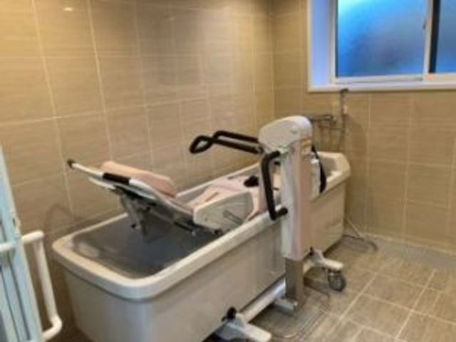 設備の整った浴室 浴室 機能的な器具が揃った明るい浴室です。快適にご利用いただけるよう配慮されています。