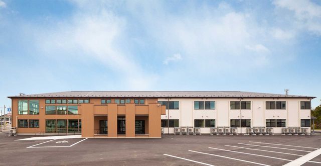 モダンな外観の建物