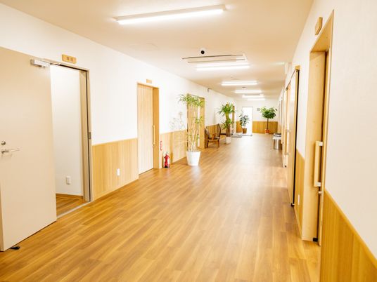 ゆったりした廊下の風景