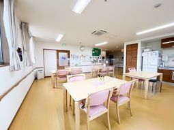 温かい雰囲気の食堂