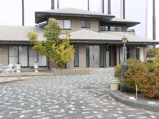 庭付き施設の外観