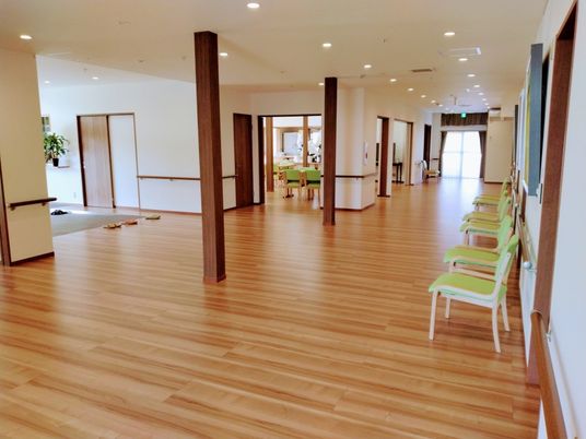 広々とした廊下