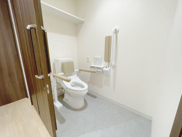 手すり付きトイレ
