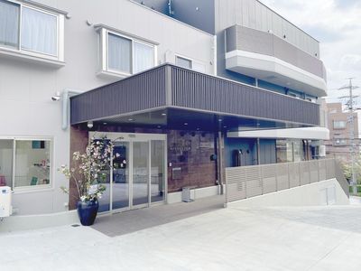 キレイなエントランスのビル