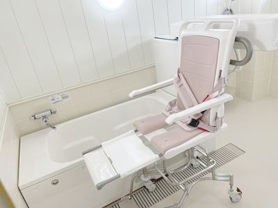 手厚い介護の浴室設備