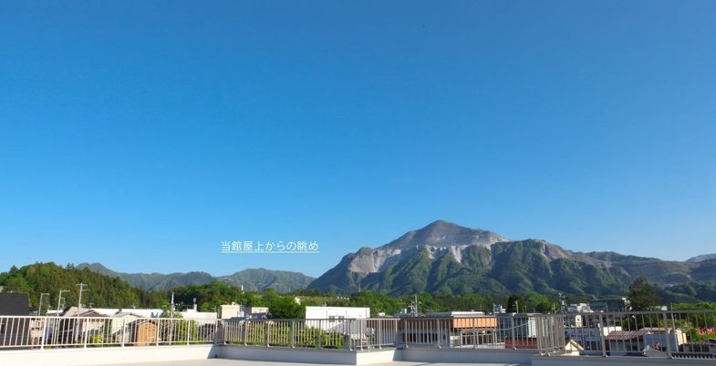 山並みと青空の眺望