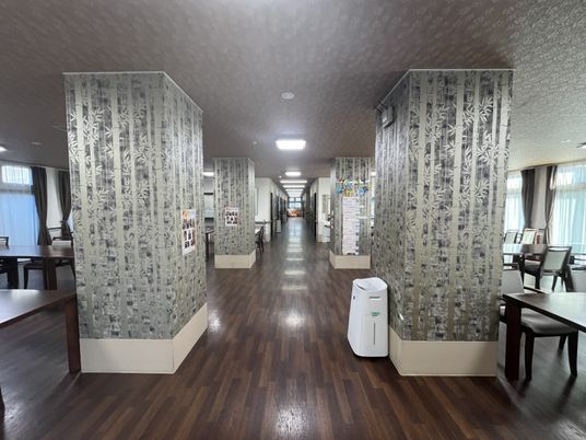 広々とした廊下