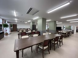 広々とした快適ダイニング
