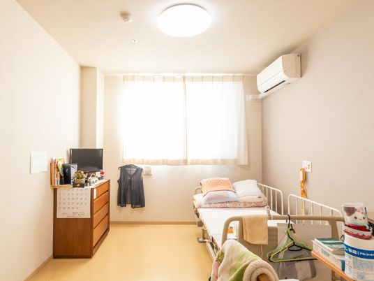 明るい個室の様子