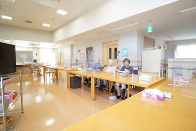 利用者のいる共有スペース
