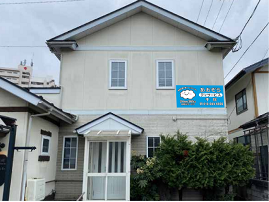 ゆったりした外観の建物