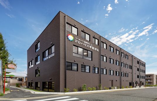 モダンな建物の外観