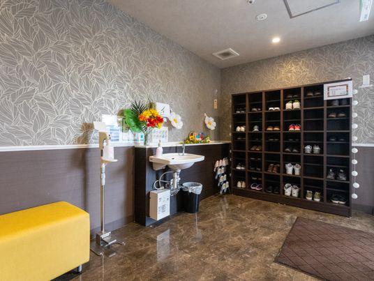 明るい玄関スペース