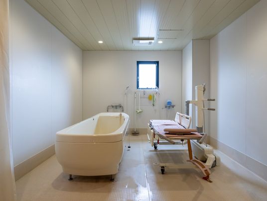 広々とした浴室