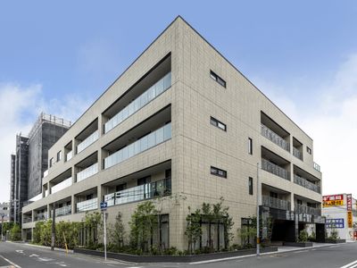 現代的な建物の外観