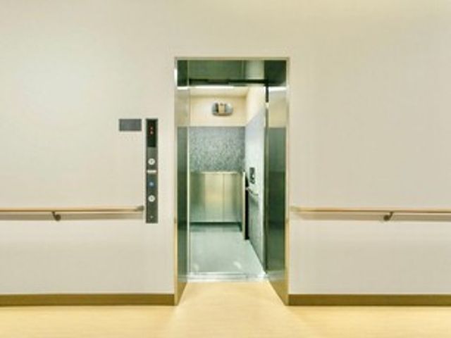 整備されたエレベーター設備 エレベーター 最新のエレベーター設備は、ご高齢者の優しい移動を助けます。仕事の効率も向上します。