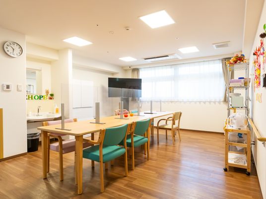 ゆったりとした食堂