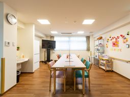 明るく広々した居室