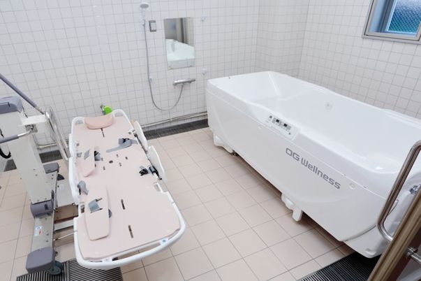 清潔な介護用浴室