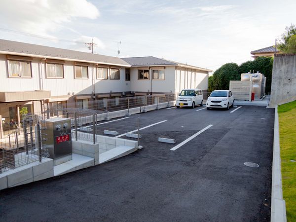 整備された駐車場施設外観