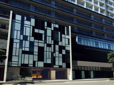 現代的な建物の外観