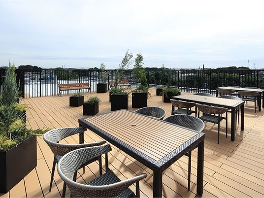 屋外のリラックスエリア