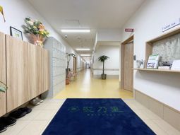 清潔感あふれる廊下