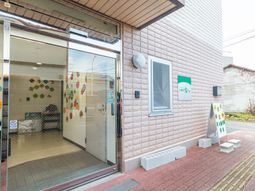 施設のエントランス  